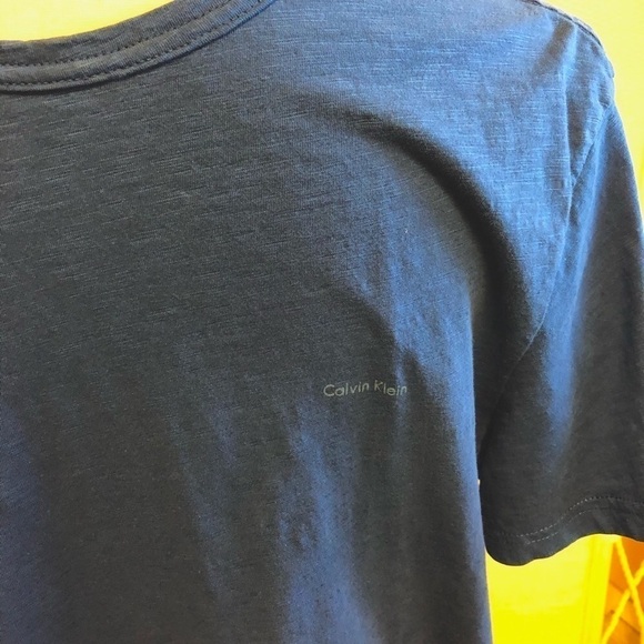 Calvin Klein Tee Shirt Cobalt Blue Logo Short Sleeve Men's size Medium - Picture 3 of 9